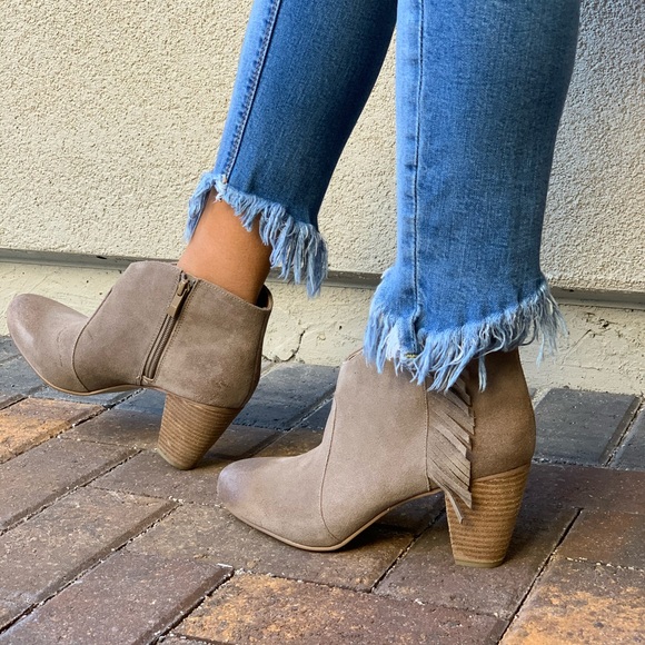 Boho Chic Side Cascading Fringe Suede Ankle Boots - Picture 2 of 6